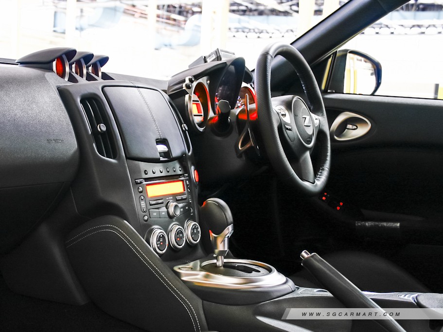 https://i.i-sgcm.com/new_cars/cars/10700/10700_g15