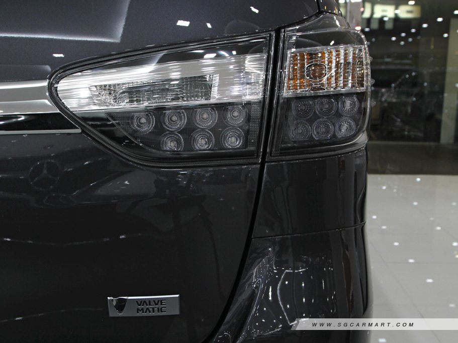 https://i.i-sgcm.com/new_cars/cars/10702/10702_g38