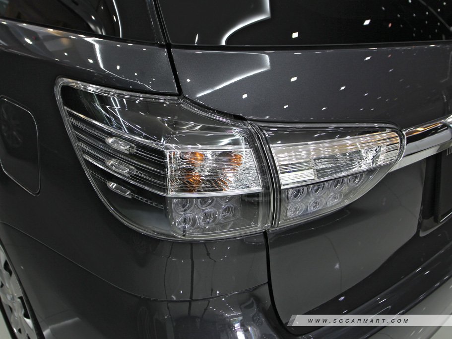 https://i.i-sgcm.com/new_cars/cars/10702/10702_g39