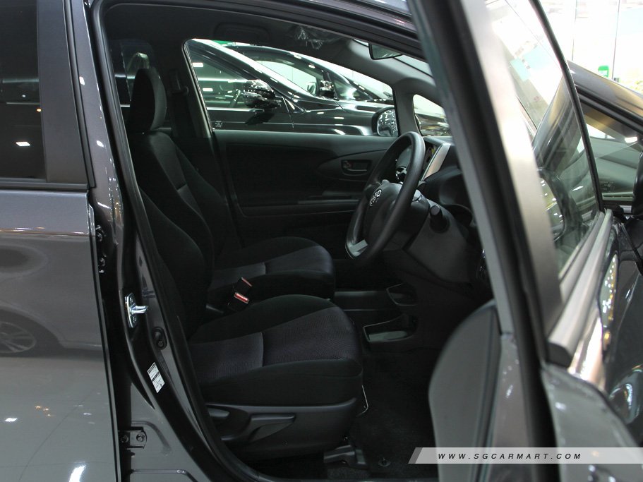 https://i.i-sgcm.com/new_cars/cars/10702/10702_g41