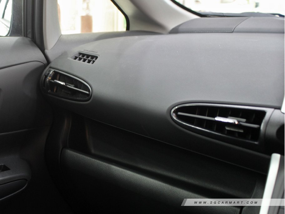 https://i.i-sgcm.com/new_cars/cars/10702/10702_g51