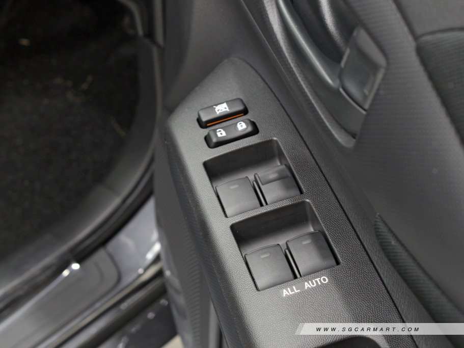 https://i.i-sgcm.com/new_cars/cars/10702/10702_g52