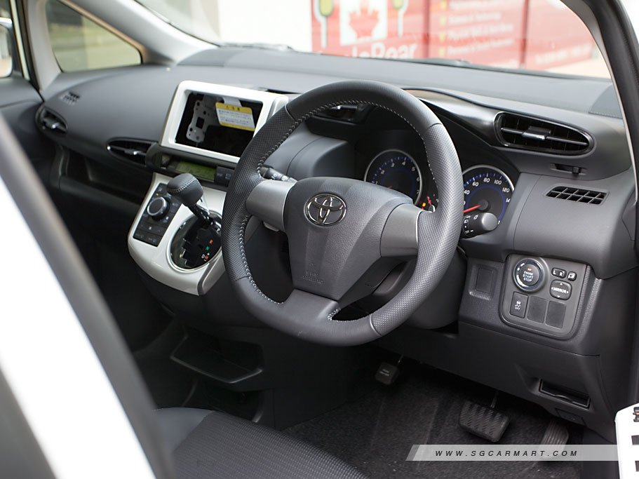 https://i.i-sgcm.com/new_cars/cars/10702/10702_g69