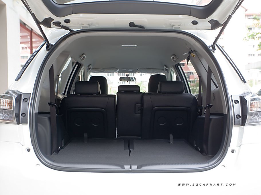 https://i.i-sgcm.com/new_cars/cars/10702/10702_g77