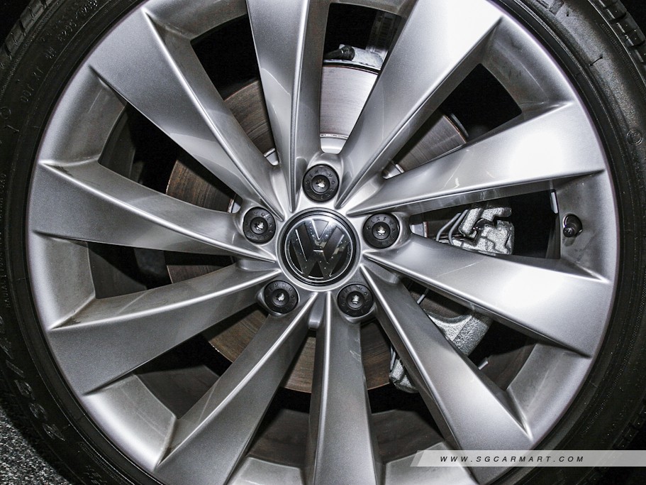 https://i.i-sgcm.com/new_cars/cars/10725/10725_g49