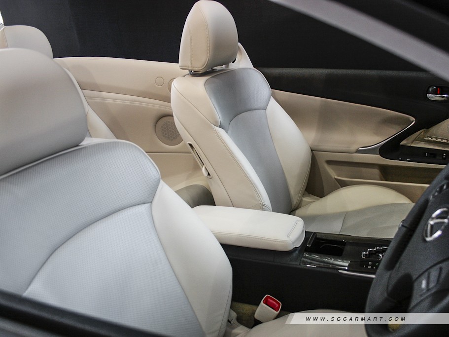 https://i.i-sgcm.com/new_cars/cars/10738/10738_g12