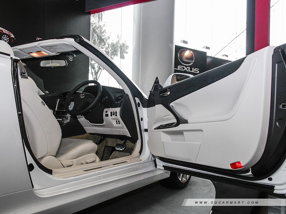 https://i.i-sgcm.com/new_cars/cars/10738/10738_g14
