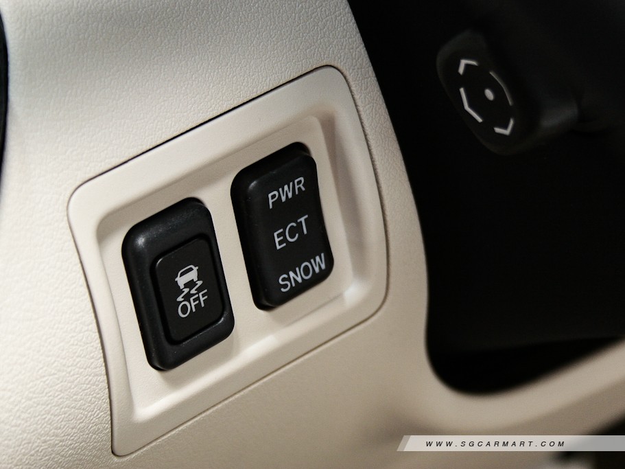 https://i.i-sgcm.com/new_cars/cars/10738/10738_g21
