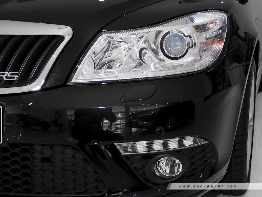 https://i.i-sgcm.com/new_cars/cars/10756/10756_g25