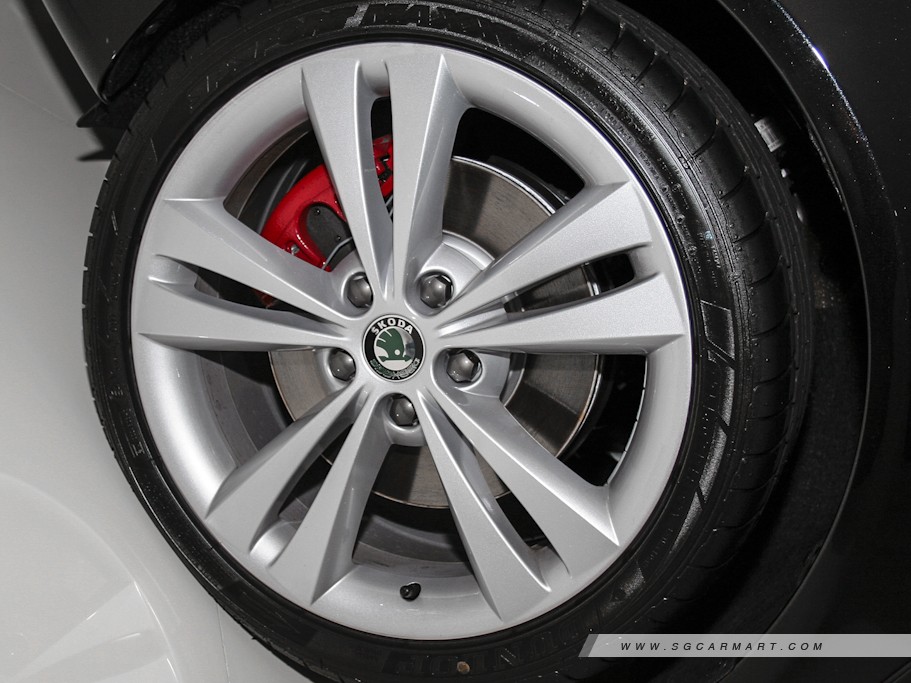 https://i.i-sgcm.com/new_cars/cars/10756/10756_g28
