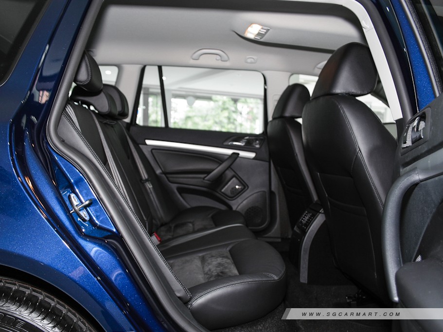 https://i.i-sgcm.com/new_cars/cars/10756/10756_g42