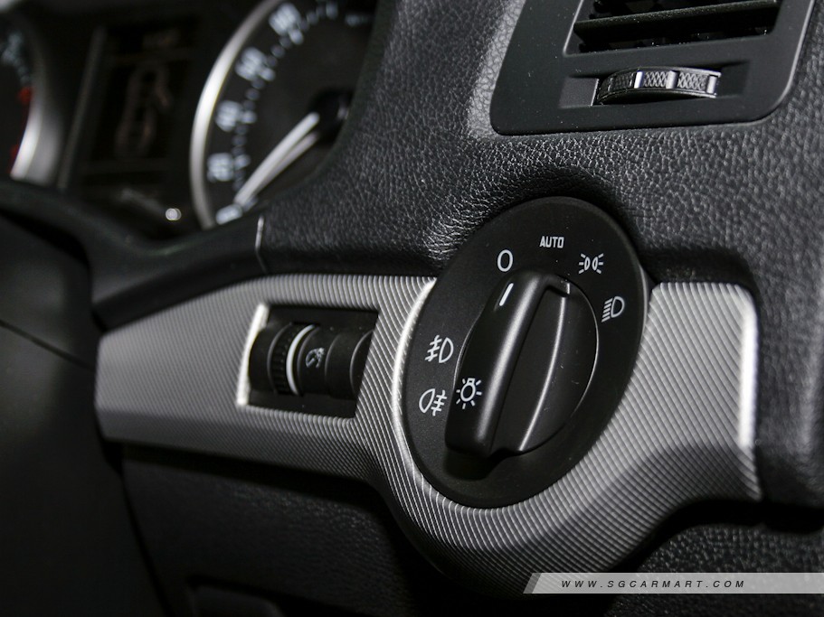 https://i.i-sgcm.com/new_cars/cars/10756/10756_g48