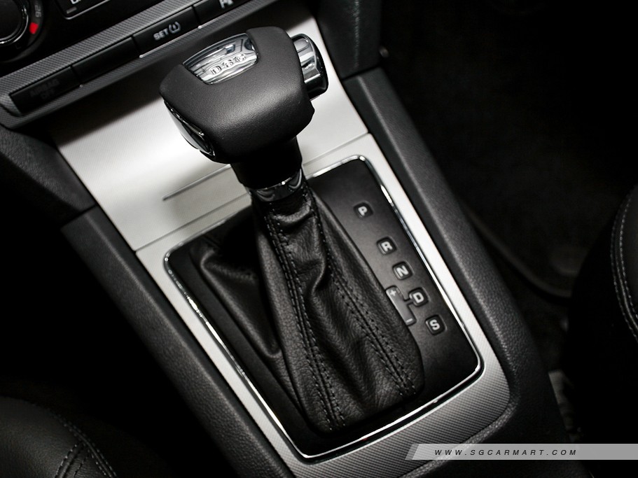 https://i.i-sgcm.com/new_cars/cars/10756/10756_g50