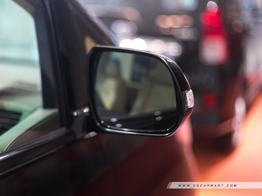 https://i.i-sgcm.com/new_cars/cars/10757/10757_g33