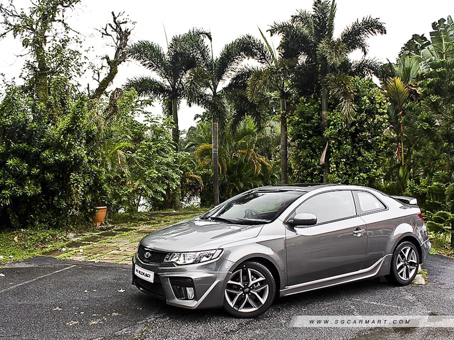 Kia Cerato Forte Koup 1.6 SX 6-Speed 23