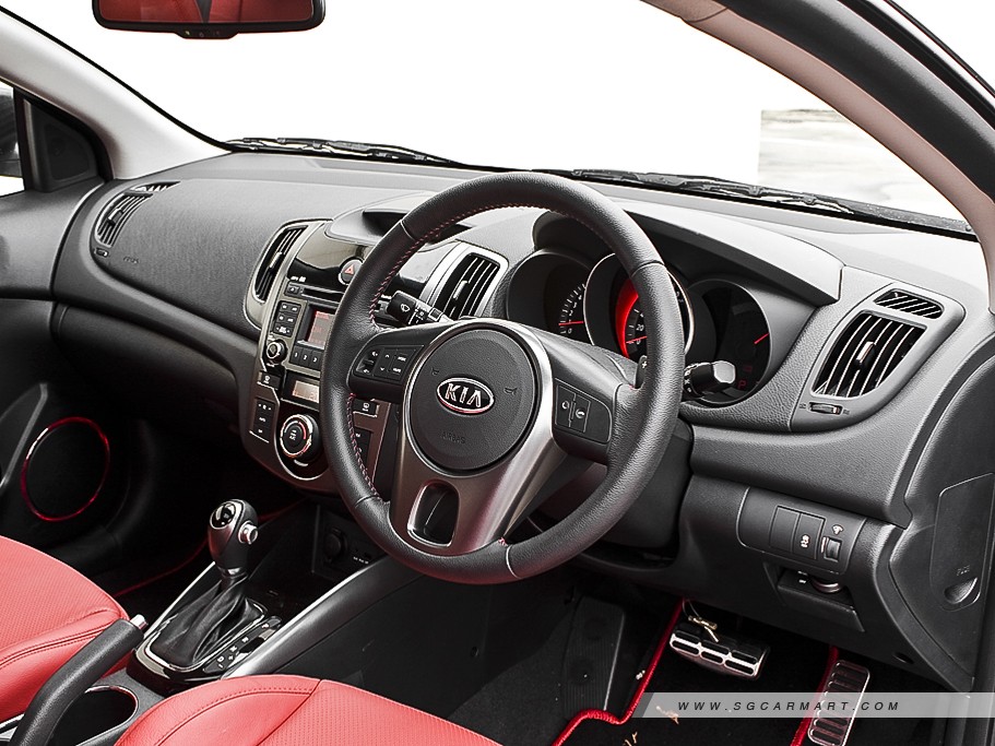 Kia Cerato Forte Koup 1.6 SX 6-Speed 31