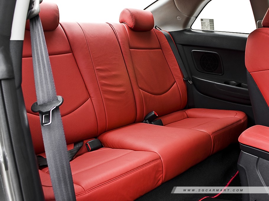 Kia Cerato Forte Koup 1.6 SX 6-Speed 35
