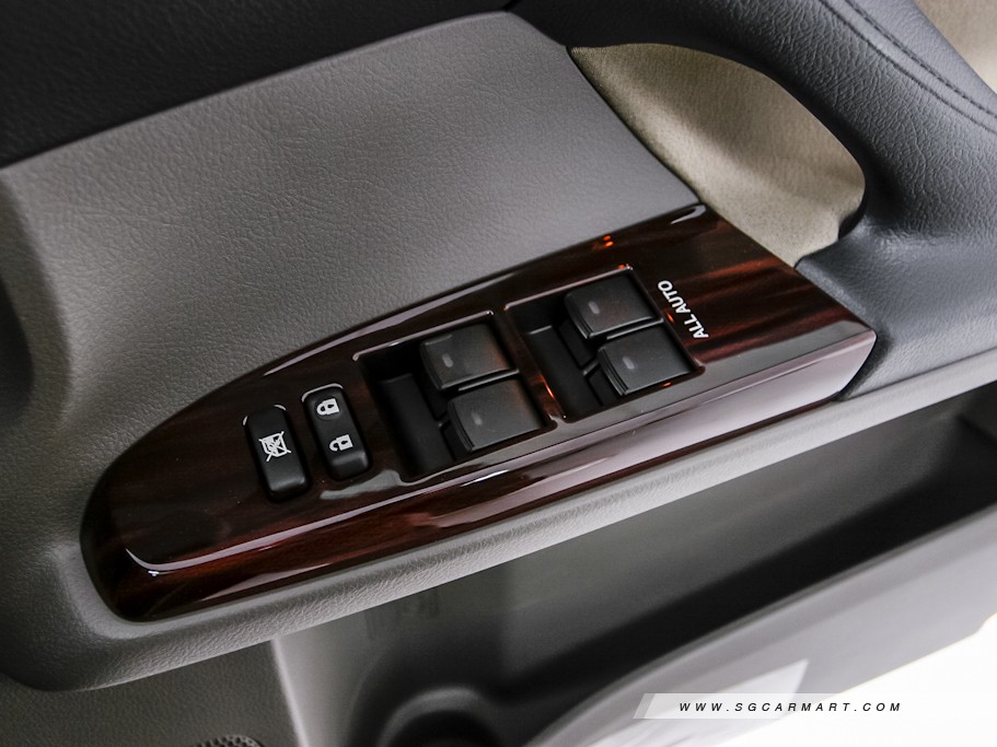 https://i.i-sgcm.com/new_cars/cars/10766/10766_g12