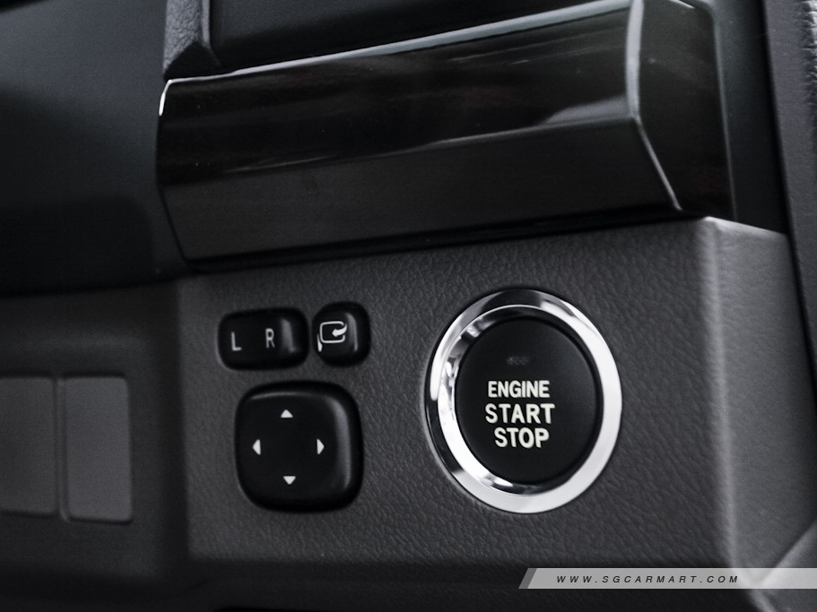 https://i.i-sgcm.com/new_cars/cars/10766/10766_g15