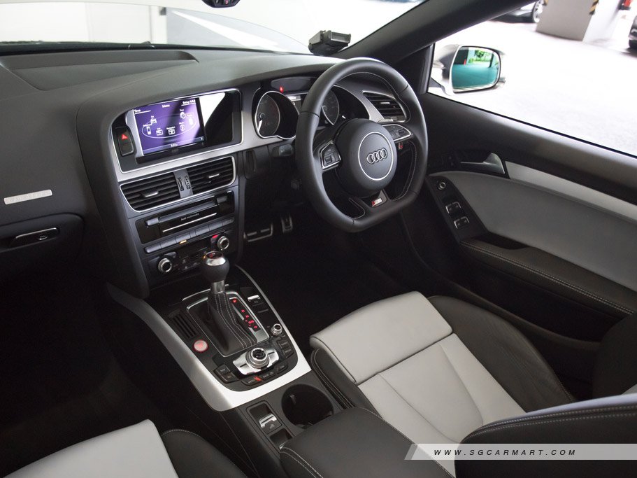 https://i.i-sgcm.com/new_cars/cars/10774/10774_g15