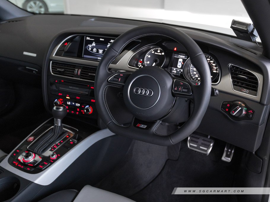 https://i.i-sgcm.com/new_cars/cars/10774/10774_g16