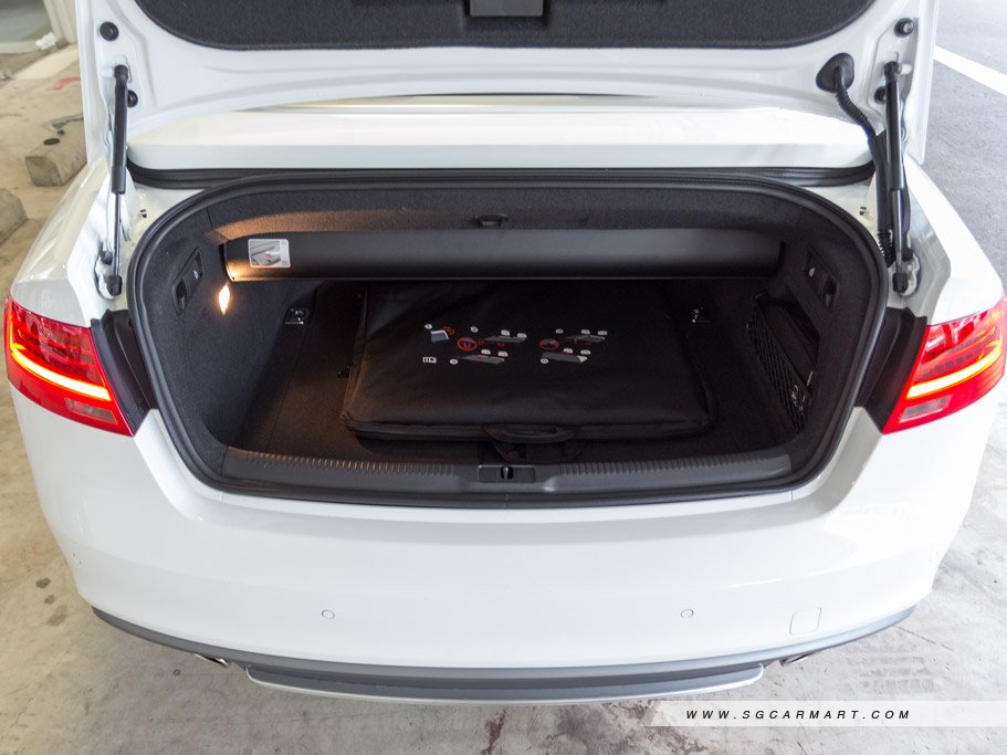 https://i.i-sgcm.com/new_cars/cars/10774/10774_g25