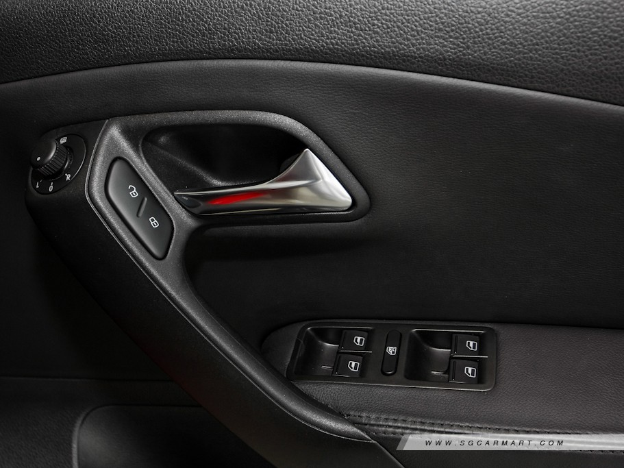 https://i.i-sgcm.com/new_cars/cars/10782/10782_g16