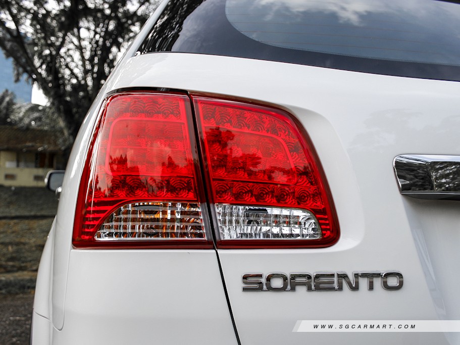 https://i.i-sgcm.com/new_cars/cars/10787/10787_g12