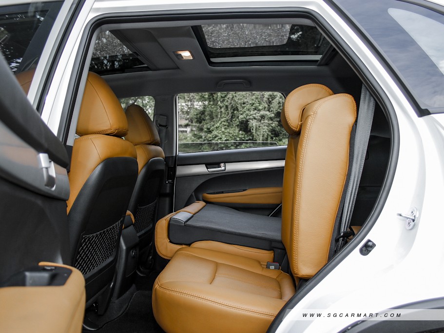 https://i.i-sgcm.com/new_cars/cars/10787/10787_g15