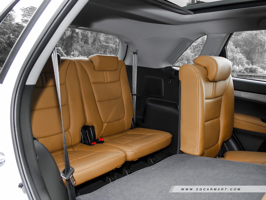 https://i.i-sgcm.com/new_cars/cars/10787/10787_g16