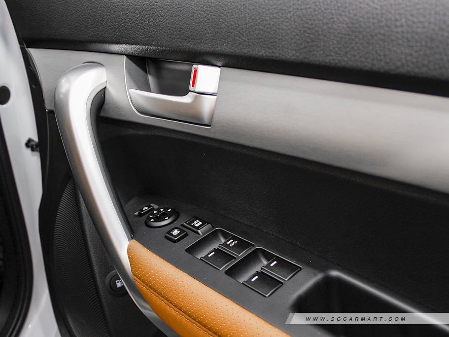 https://i.i-sgcm.com/new_cars/cars/10787/10787_g19