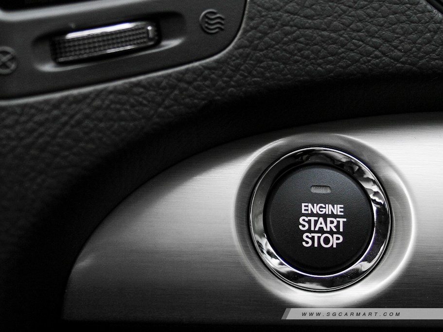 https://i.i-sgcm.com/new_cars/cars/10787/10787_g25