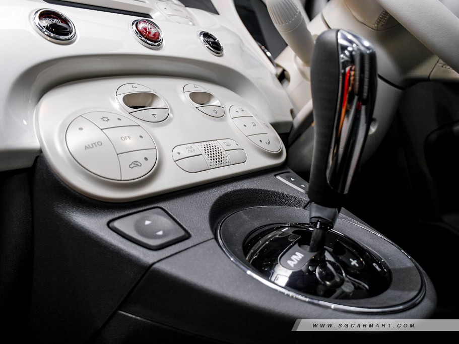 https://i.i-sgcm.com/new_cars/cars/10789/10789_g19