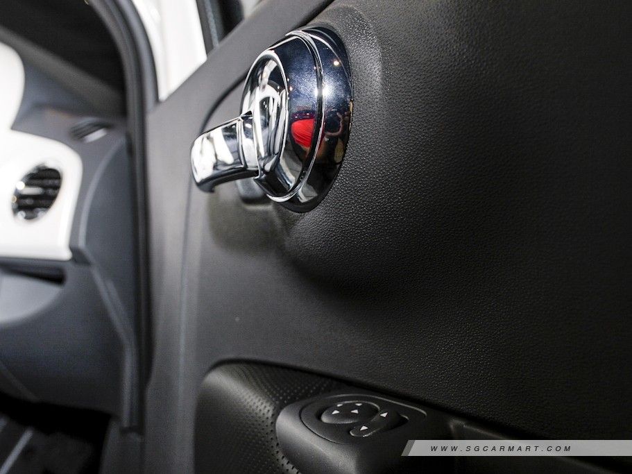 https://i.i-sgcm.com/new_cars/cars/10789/10789_g23