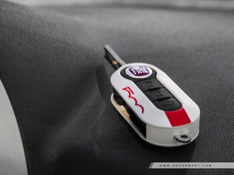 https://i.i-sgcm.com/new_cars/cars/10789/10789_g26