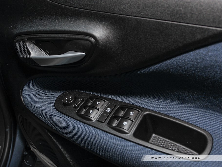 https://i.i-sgcm.com/new_cars/cars/10795/10795_g11