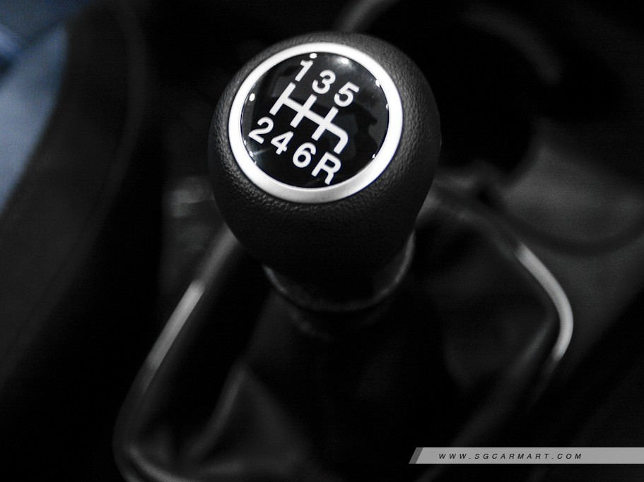 https://i.i-sgcm.com/new_cars/cars/10795/10795_g18