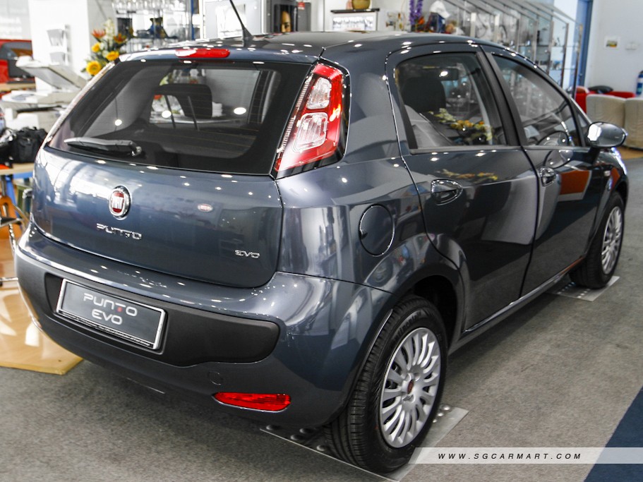 https://i.i-sgcm.com/new_cars/cars/10795/10795_g2