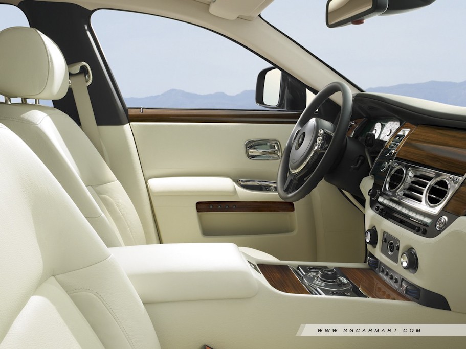 https://i.i-sgcm.com/new_cars/cars/10800/10800_g12
