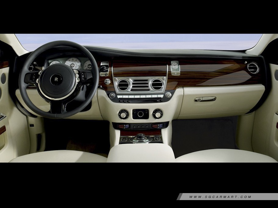 https://i.i-sgcm.com/new_cars/cars/10800/10800_g15