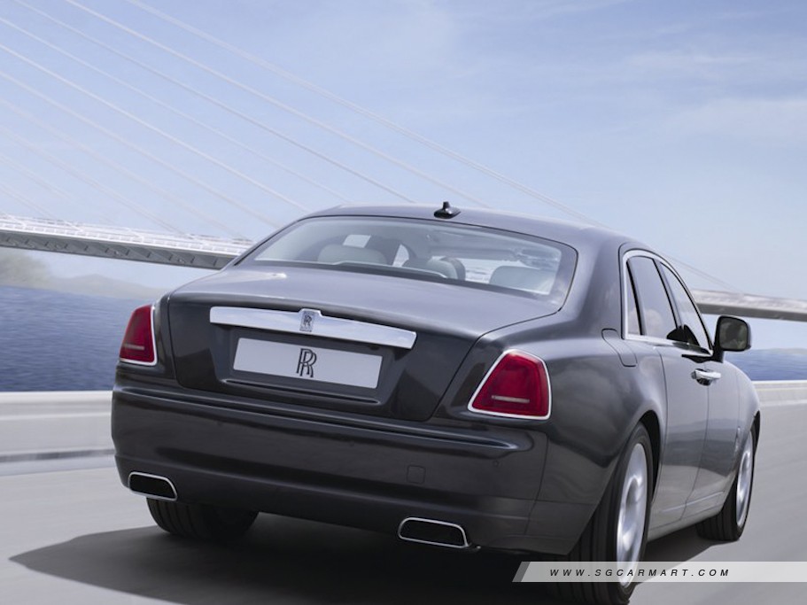 https://i.i-sgcm.com/new_cars/cars/10800/10800_g7
