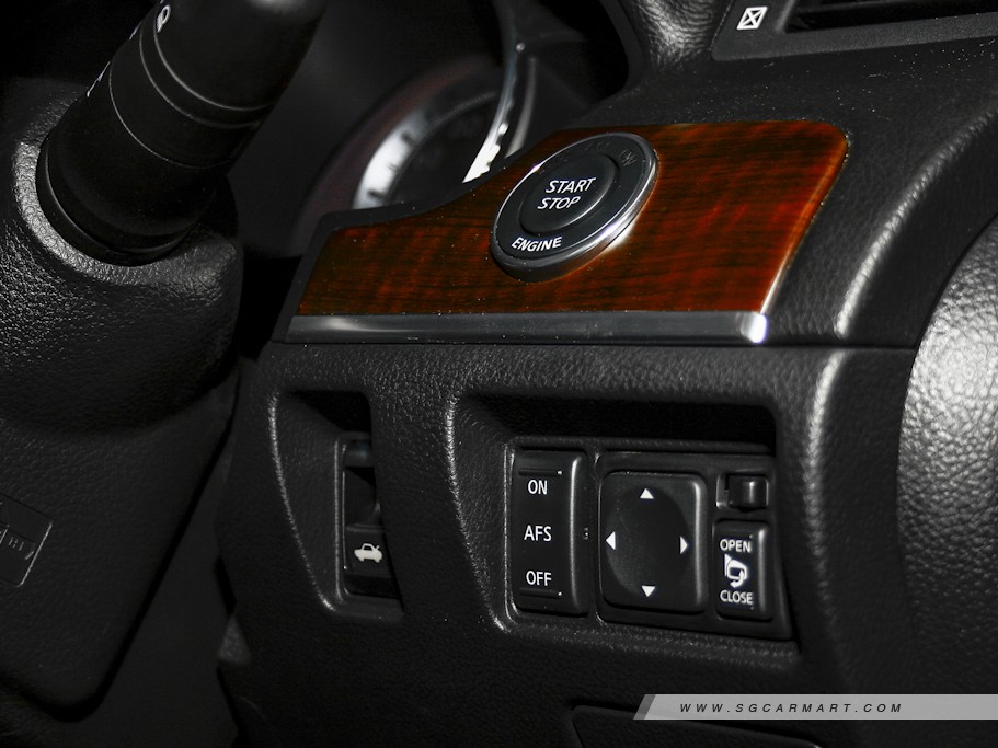 https://i.i-sgcm.com/new_cars/cars/10809/10809_g13