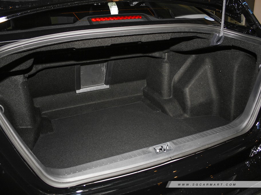 https://i.i-sgcm.com/new_cars/cars/10809/10809_g15