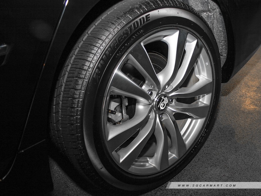 https://i.i-sgcm.com/new_cars/cars/10809/10809_g4