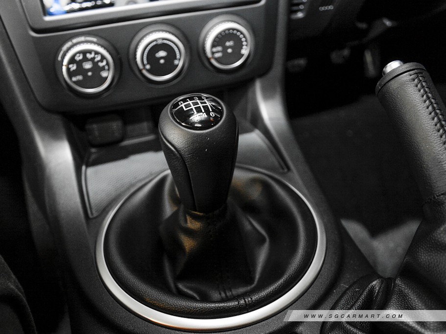 https://i.i-sgcm.com/new_cars/cars/10810/10810_g12