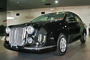 Mitsuoka Galue 2-04