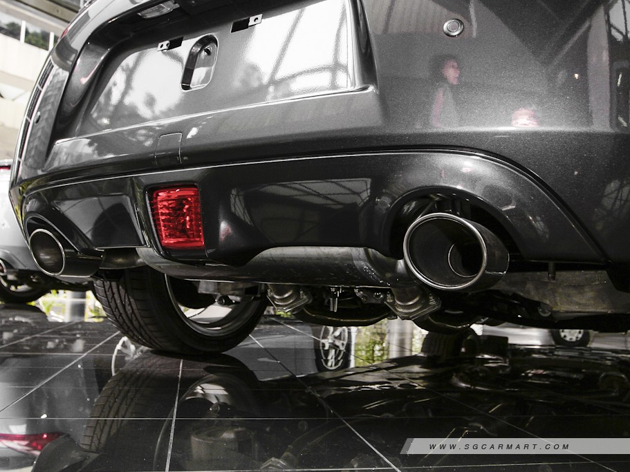 https://i.i-sgcm.com/new_cars/cars/10827/10827_g13
