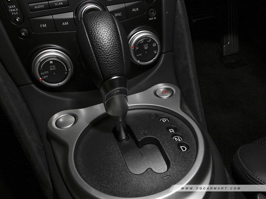 https://i.i-sgcm.com/new_cars/cars/10827/10827_g22