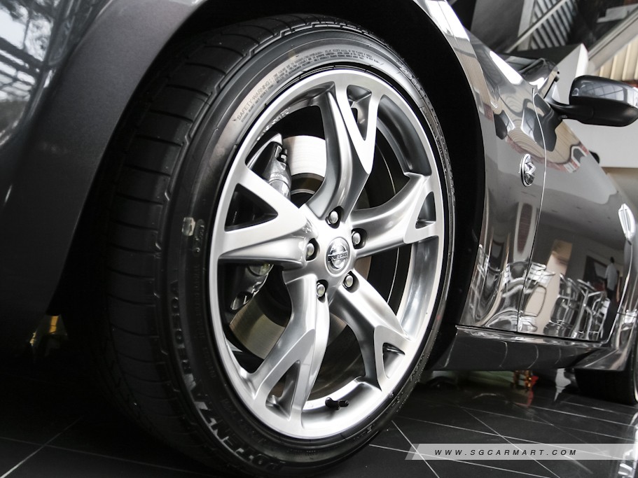 https://i.i-sgcm.com/new_cars/cars/10827/10827_g9
