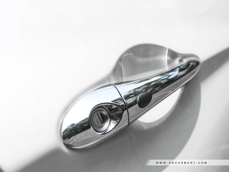 https://i.i-sgcm.com/new_cars/cars/10830/10830_g10